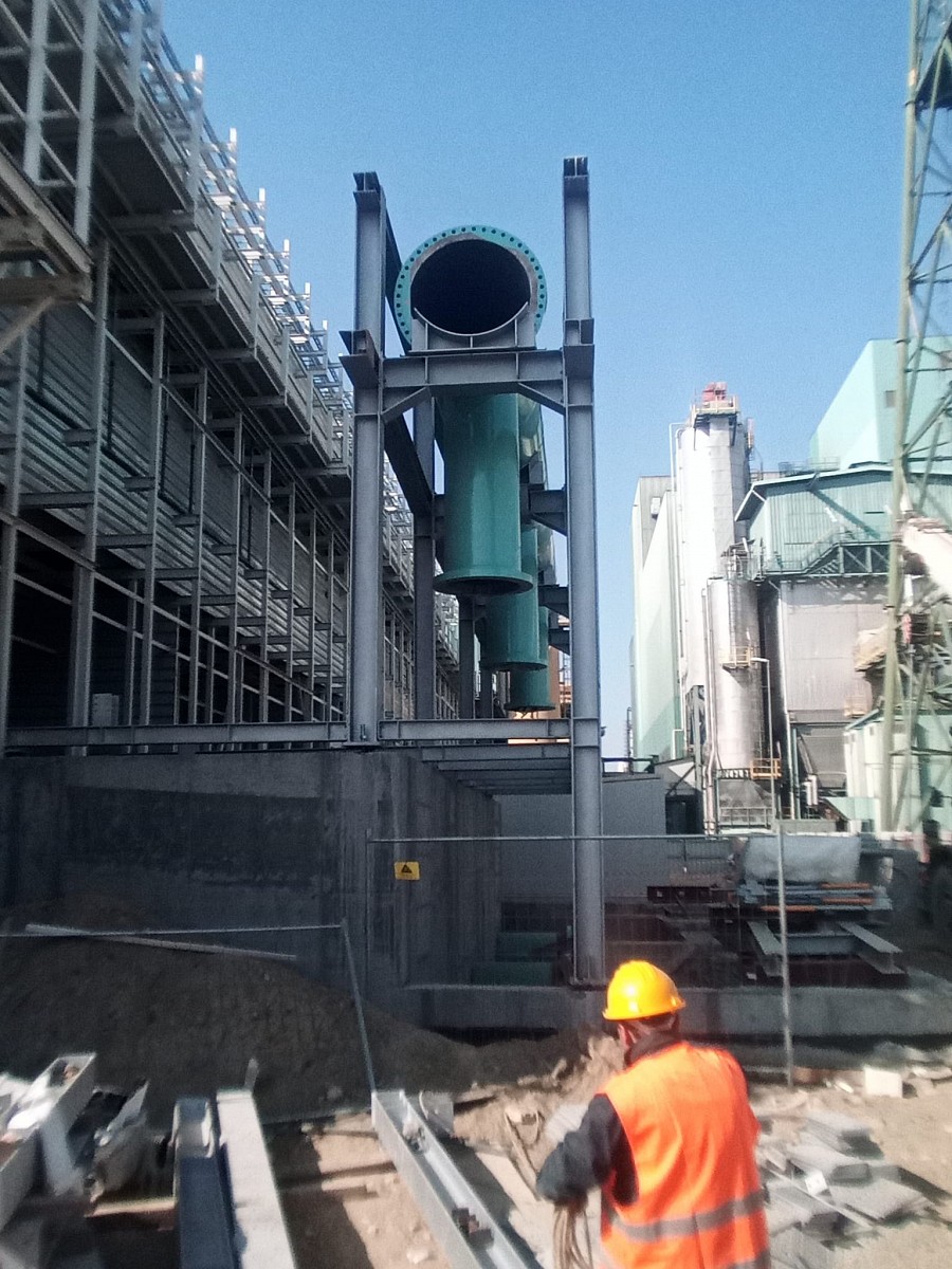 pipe into cooling water pipe into cooling water